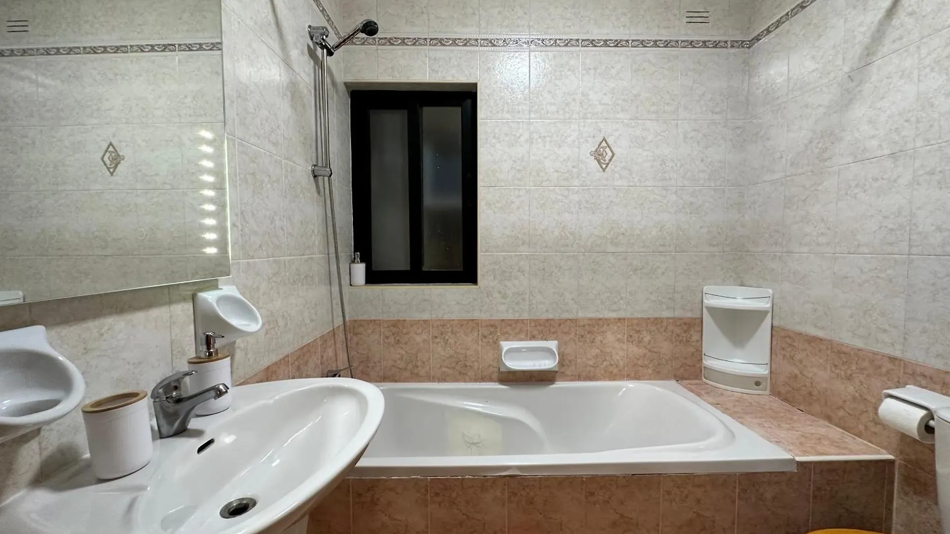 Budget Friendly Apartment In Central Swieqi - 10 Minutes Walk To Paceville & The Beach Saint Julian's